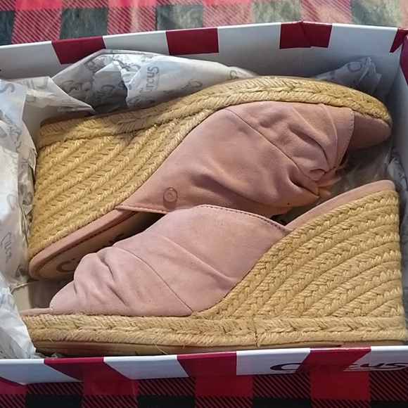 NWT Circus wedge heels size 8 - Picture 4 of 5